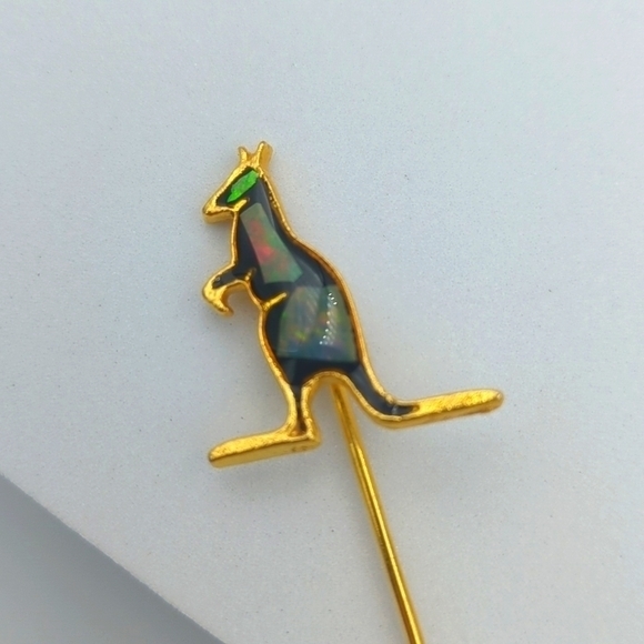 Australian opal kangaroo stick pin with black enamel - Picture 8 of 8